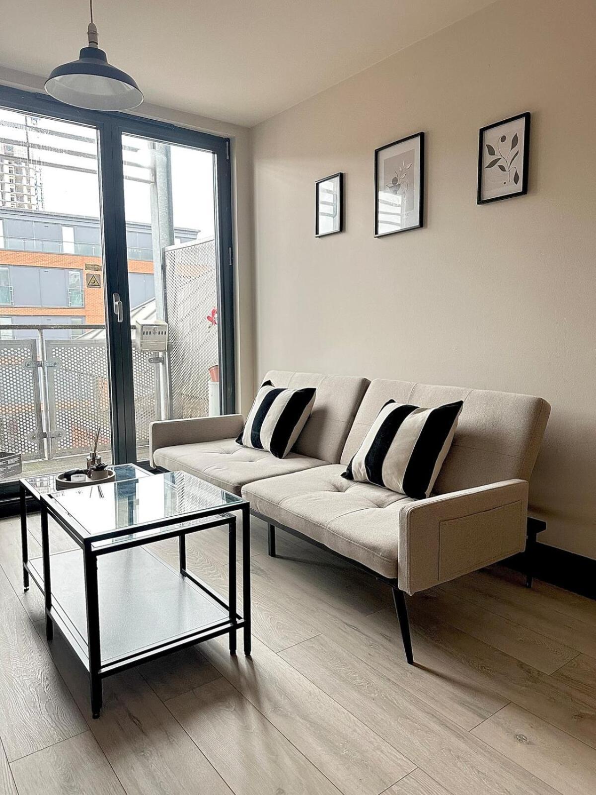 2 Bed Luxe Birmingham